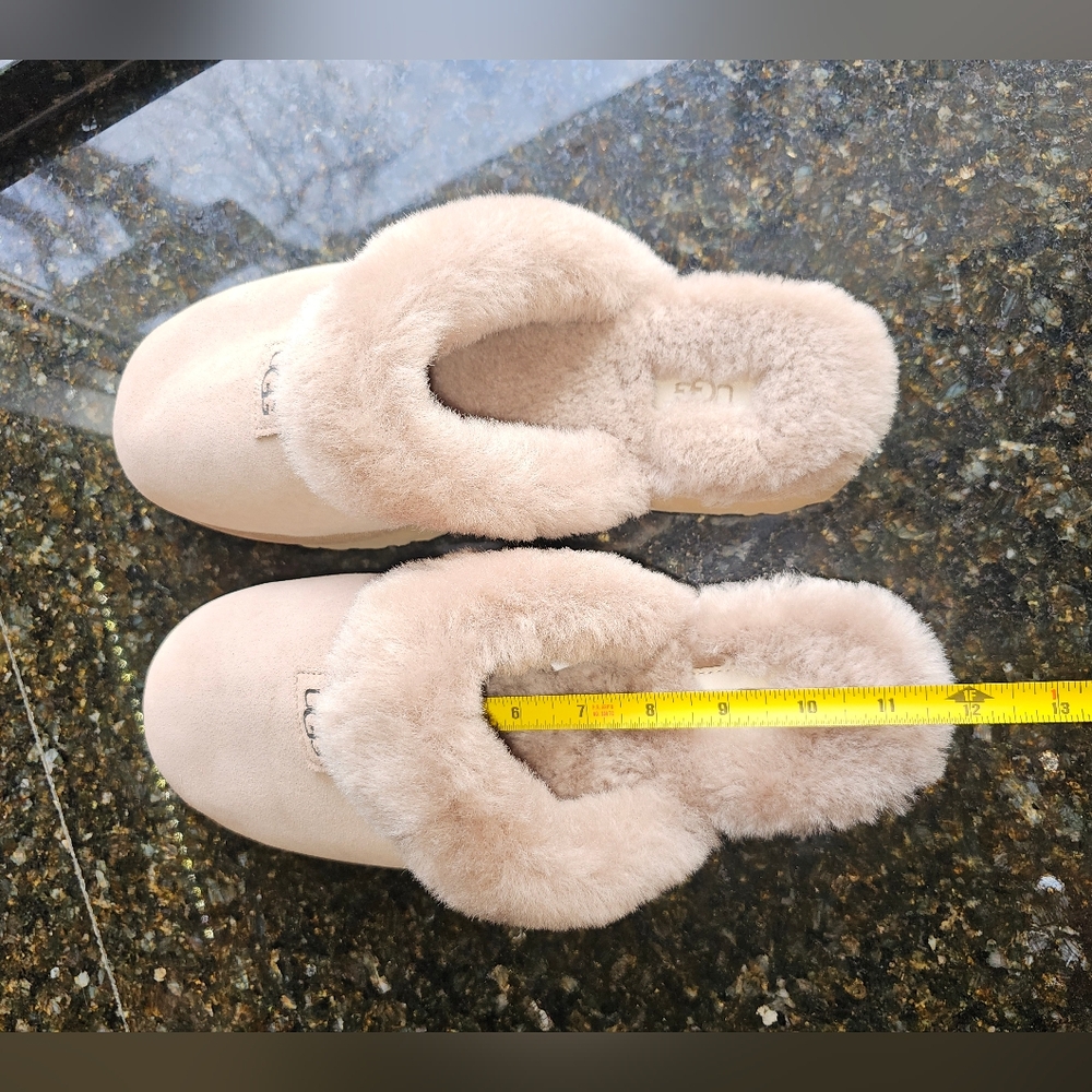 UGG Women's Cozy Tan Slippers Sz 12 - Picture 3 of 11